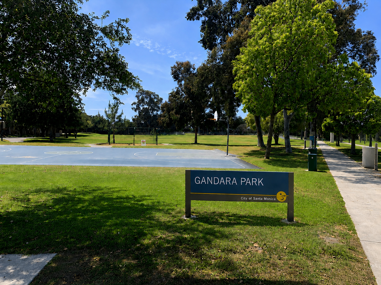 Gandara Park sign and basketball courts in Santa Monica